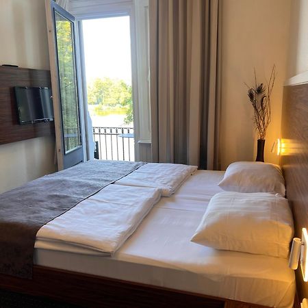Hotel Excellent ลูเบค ภายนอก รูปภาพ