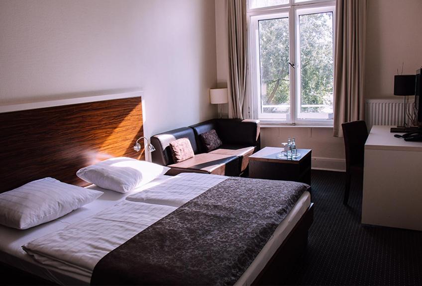 Hotel Excellent ลูเบค ภายนอก รูปภาพ