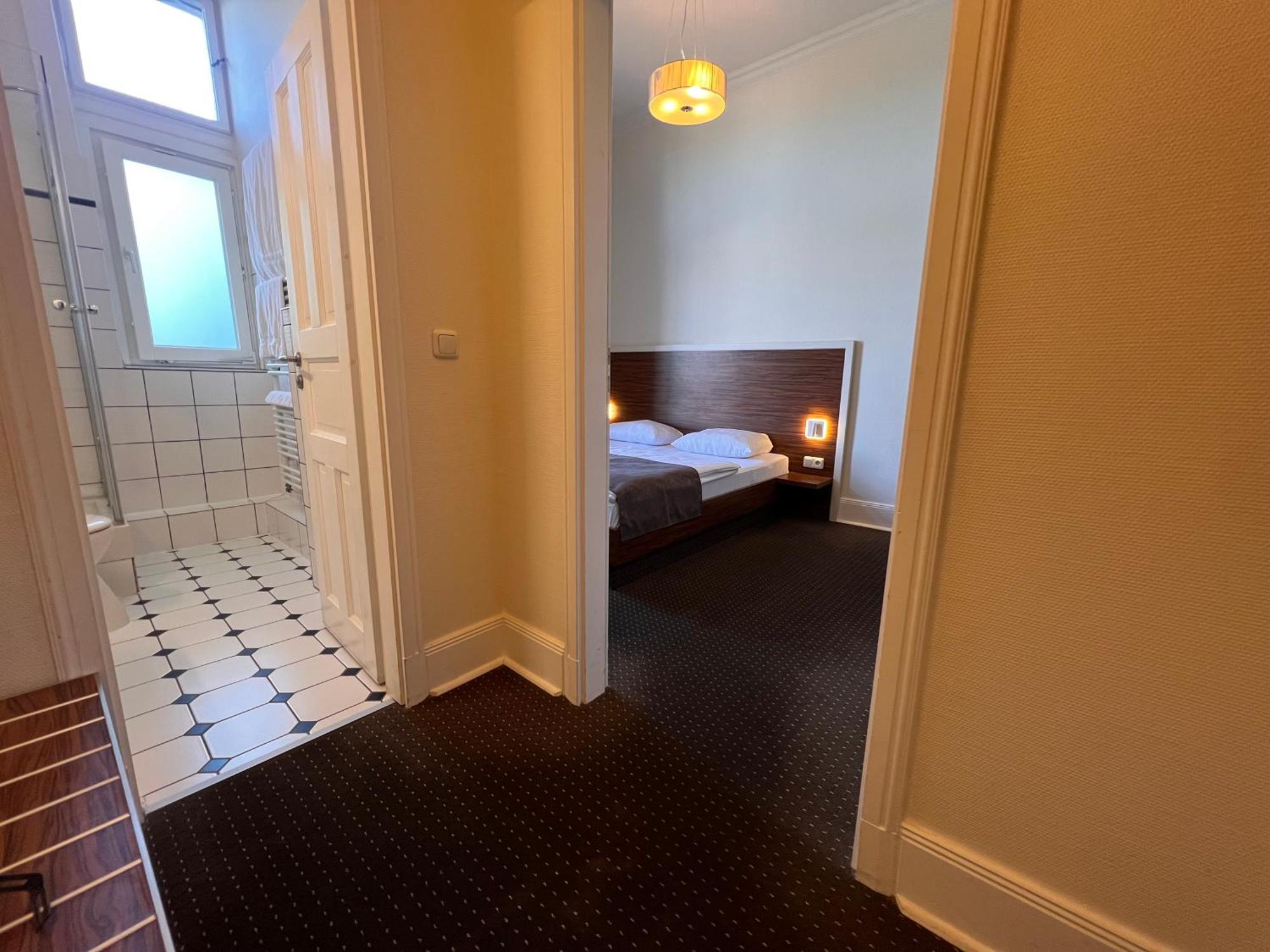 Hotel Excellent ลูเบค ภายนอก รูปภาพ